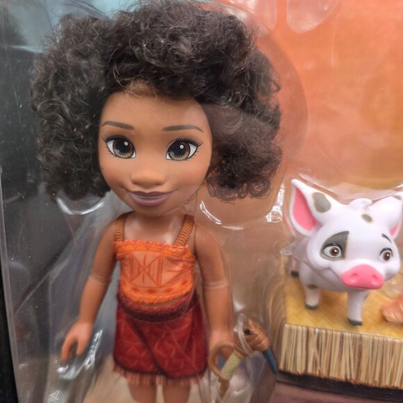 Disney Moana 2 Petite Gift Set Featuring Moana Loto Matangi & Accessories - Picture 8 of 15